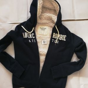 NWT Abercrombie women faux fur hoodie navy szL